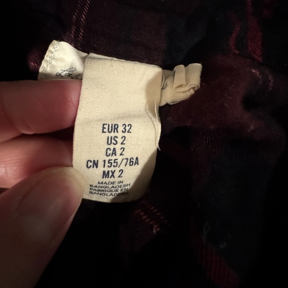 H&M Plaid Button-Up Women's Top size 2 - Picture 6 of 8